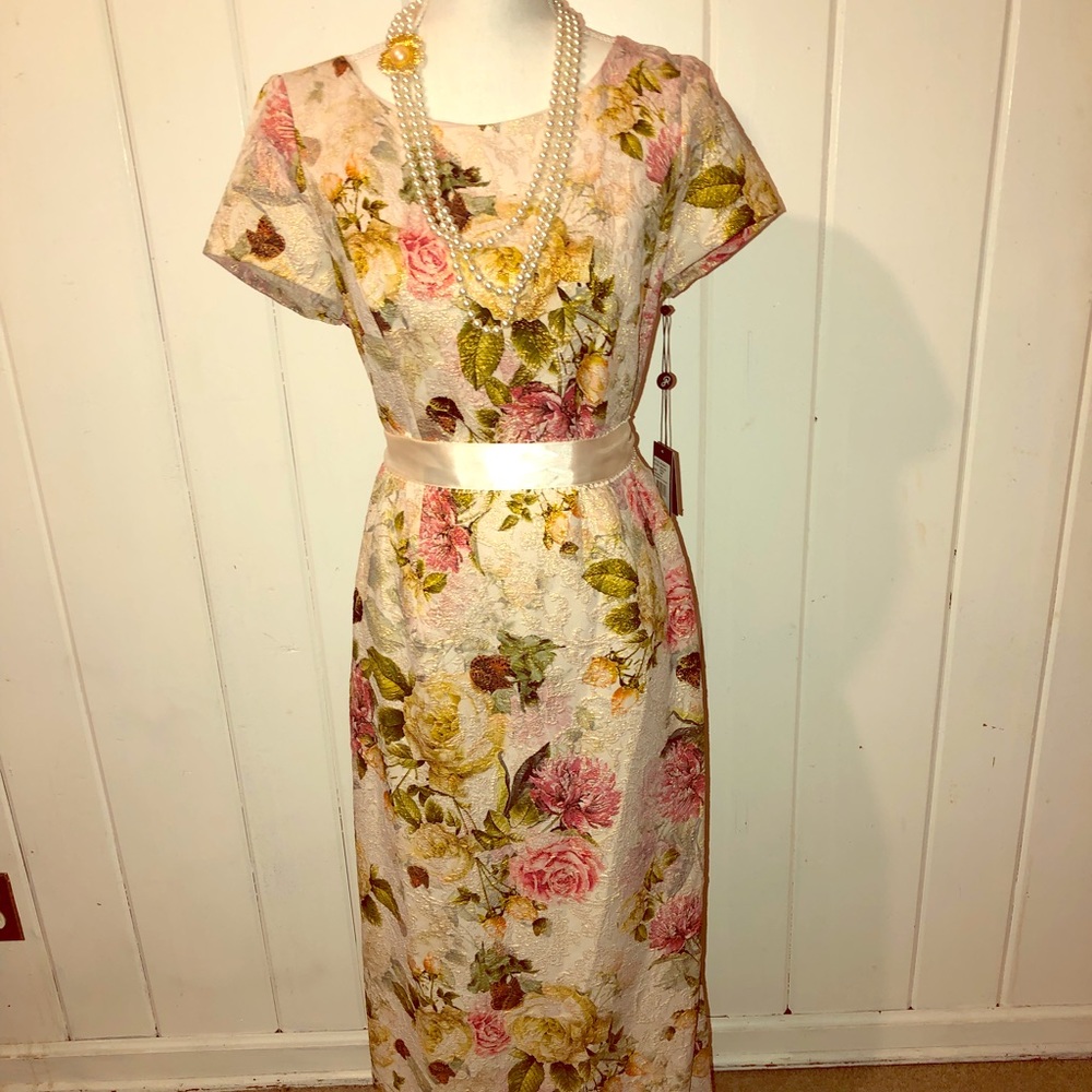 NWT Adrianna Papell Floral Gown